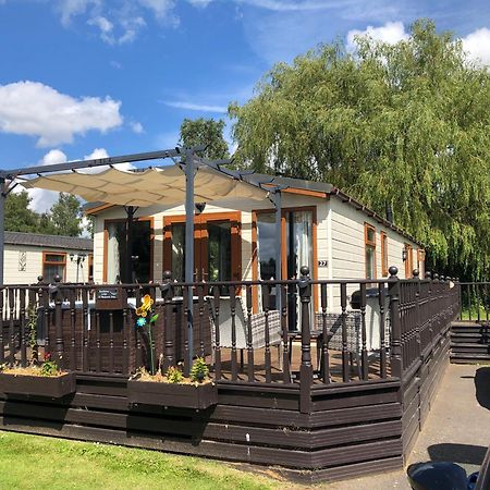 Bumblebee Lodge Tydd St. Giles Exterior foto